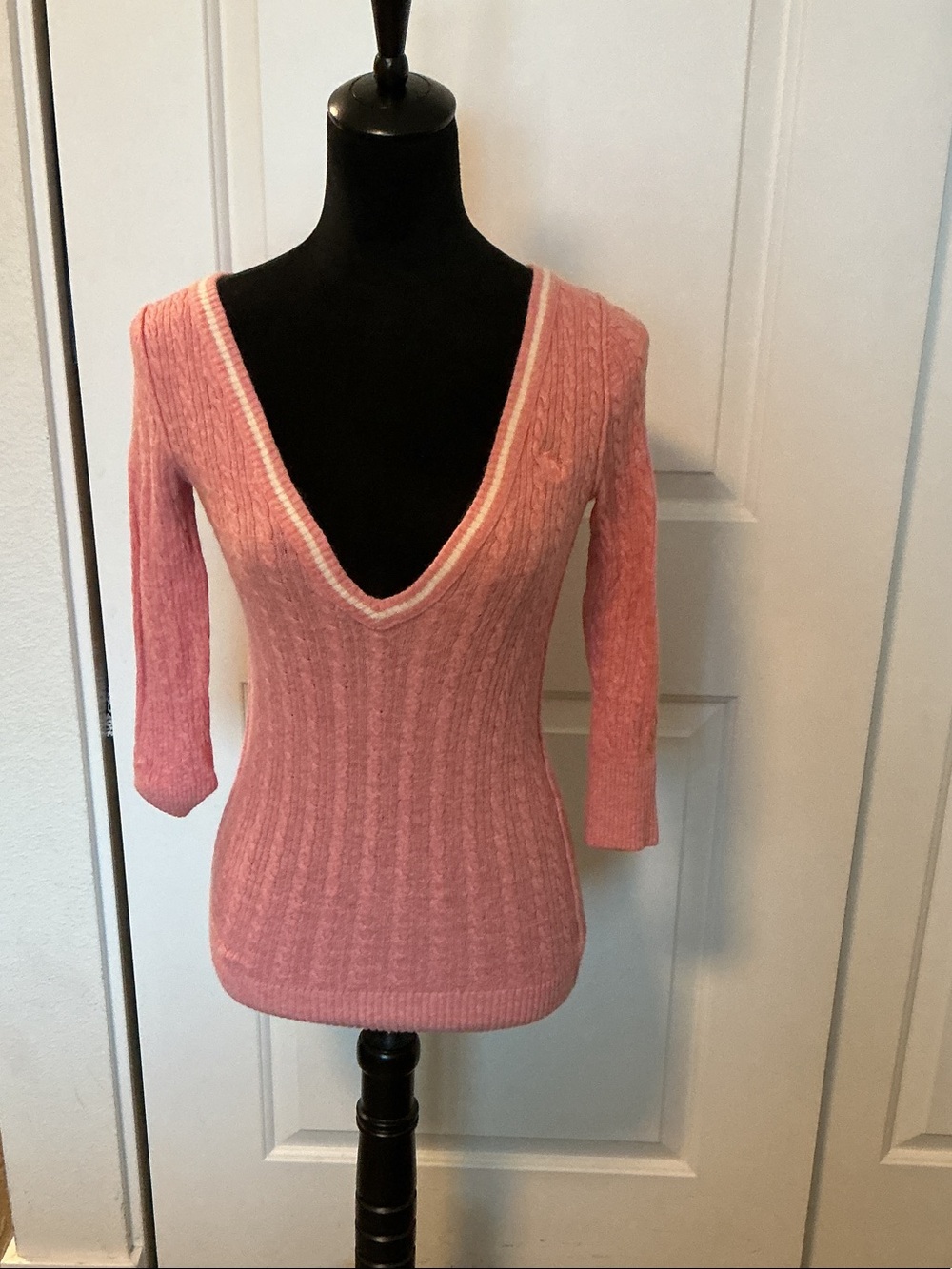 Abercrombie & Fitch Pink Cable-Knit V-Neck SweaterL
